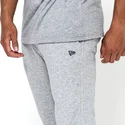 nohavice-dlhe-nohavice-siva-track-pant-nfl-new-era