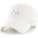 siltovka-zaoblena-biely-nastavitelny-rosa-new-york-yankees-mlb-47-brand