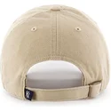 beige-gebogener-kappe-mit-beigem-new-york-yankees-logo-mlb-clean-up-von-47-brand