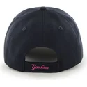 47-brand-mlb-new-york-yankees-mvp-kappe-mit-gebogenem-schirm-in-marineblau-mit-rosa-logo