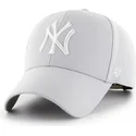 siltovka-zaoblena-siva-snapback-plata-new-york-yankees-mlb-47-brand