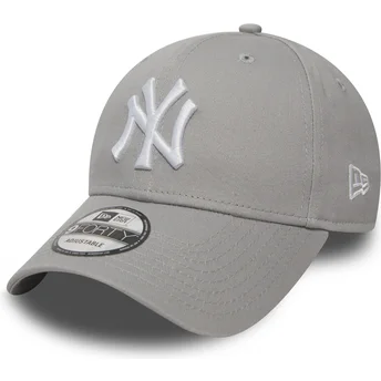 Šiltovky zaoblená sivá nastaviteľný pásik 9FORTY Essential New York Yankees MLB New Era