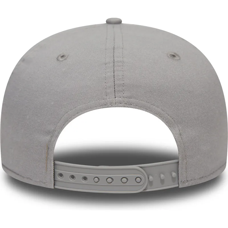siltovka-rovna-siva-snapback-9fifty-chain-stitch-toronto-raptors-nba-new-era siltovka-rovna-siva-snapback-9fifty-chain-stitch-toronto-raptors-nba-new-era
