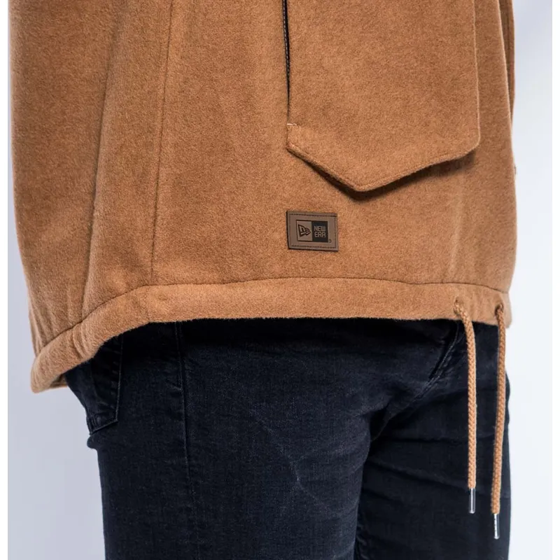 mikiny-s-kapucnou-hneda-pullover-hoody-premium-classics-new-era mikiny-s-kapucnou-hneda-pullover-hoody-premium-classics-new-era