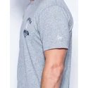 tricka-kratky-rukav-siva-badge-new-york-yankees-mlb-new-era
