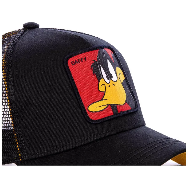 cap-zaoblena-black-snapback-daffy-duck-looney-tunes-capslab