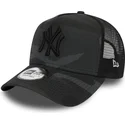 siltovka-zaoblena-kamuflaz-snapback-essential-camo-a-frame-new-york-yankees-mlb-new-era