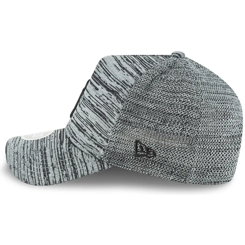siltovka-zaoblena-siva-snapback-ajustable-9forty-engineered-fit-new-york-yankees-mlb-new-era