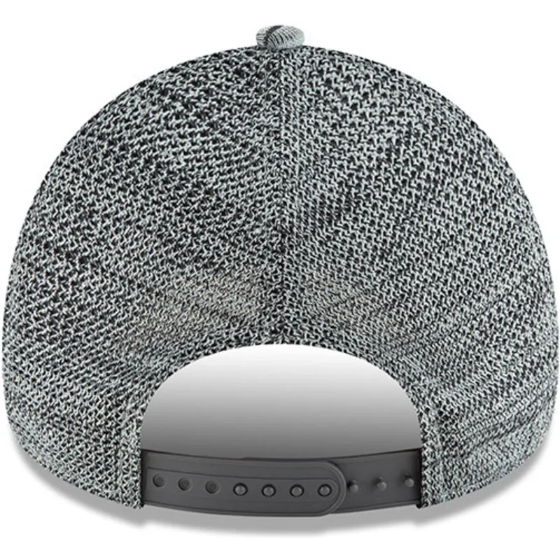 siltovka-zaoblena-siva-snapback-ajustable-9forty-engineered-fit-new-york-yankees-mlb-new-era