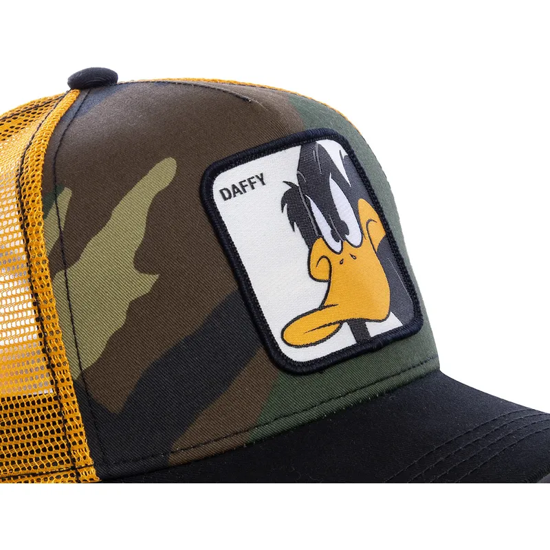 cap-zaoblena-camouflage-snapback-daffy-duck-looney-tunes-capslab