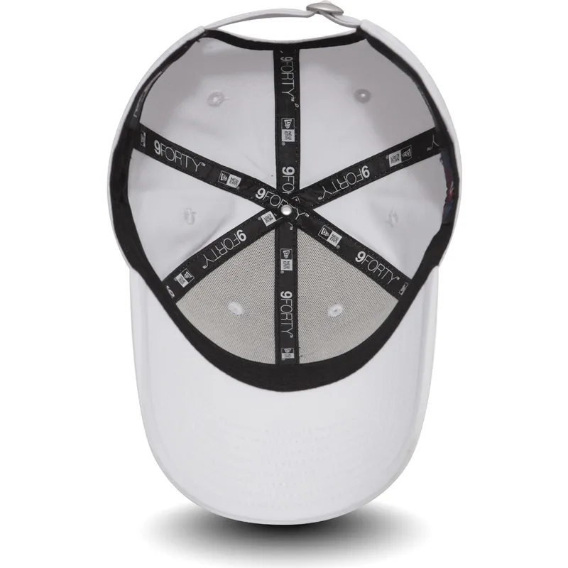 weisse-verstellbare-curved-cap-mit-weissem-logo-9forty-league-essential-der-new-york-yankees-mlb-von-new-era