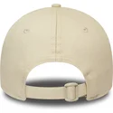 verstellbare-9twenty-takeaway-cap-in-creme-von-new-era