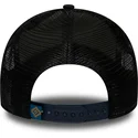 siltovka-zaoblena-tmavomodra-snapback-bear-tattoo-pack-a-frame-new-era