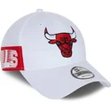 verstellbare-weisse-9forty-kappe-mit-gebogenem-schirm-chicago-bulls-nba-side-mark-von-new-era