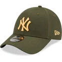 cap-zaoblena-green-adjustable-strap-9forty-league-essential-new-york-yankees-mlb-new-era