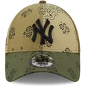 siltovka-zaoblena-zelena-nastavitelny-9forty-paisley-print-new-york-yankees-mlb-new-era