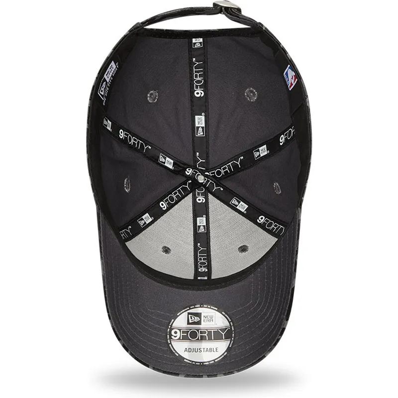 siltovka-zaoblena-kamuflaz-nastavitelny-9forty-all-over-camo-chicago-bulls-nba-new-era
