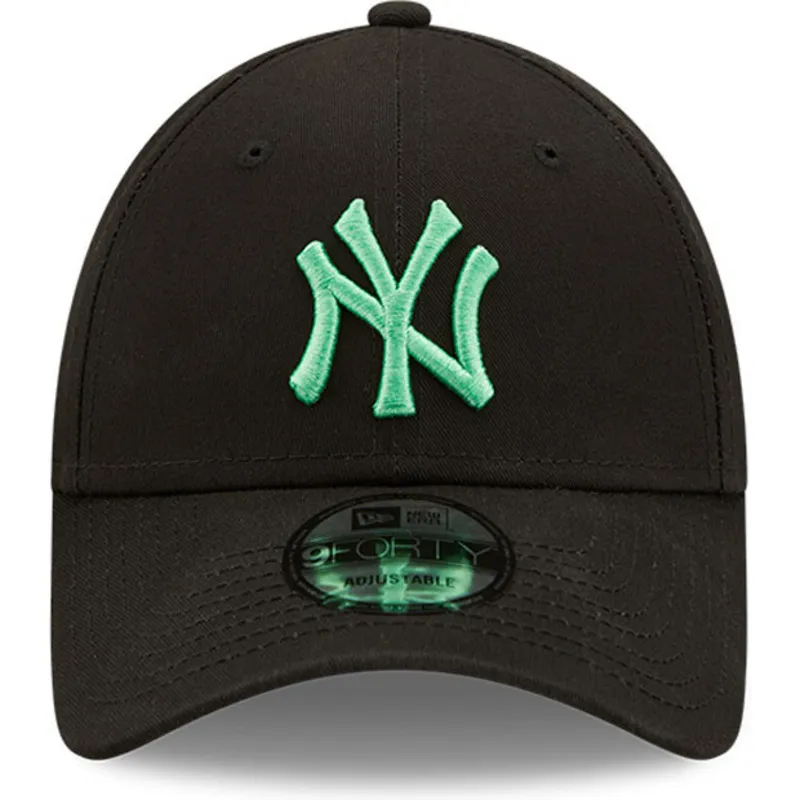 siltovka-zaoblena-cierna-nastavitelny-9forty-league-essential-new-york-yankees-mlb-new-era siltovka-zaoblena-cierna-nastavitelny-9forty-league-essential-new-york-yankees-mlb-new-era