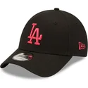schwarze-verstellbare-kappe-mit-gebogenem-schirm-und-rosa-logo-9forty-league-essential-der-los-angeles-dodgers-mlb-von-new-era
