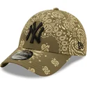 siltovka-zaoblena-zelena-nastavitelny-9forty-paisley-print-new-york-yankees-mlb-new-era