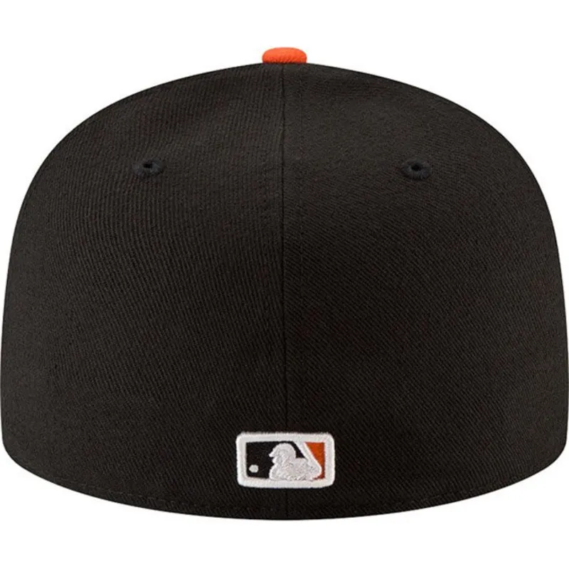 schwarze-enganliegende-59fifty-ac-perf-flatcap-der-san-francisco-giants-mlb-von-new-era