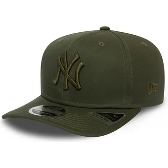 cap-zaoblena-green-snapback-9fifty-stretch-snap-league-essential-new-york-yankees-mlb-new-era