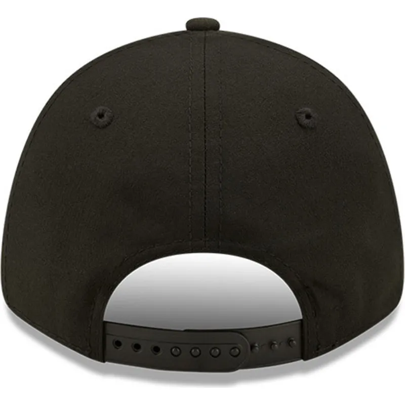 siltovka-zaoblena-cierna-snapback-9forty-black-base-chicago-bulls-nba-new-era