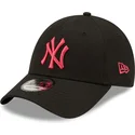 siltovka-zaoblena-cierna-snapback-rosa-9forty-black-base-new-york-yankees-mlb-new-era
