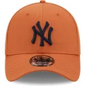 siltovka-zaoblena-hneda-upravena-39thirty-league-essential-new-york-yankees-mlb-new-era