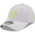 9forty-neon-pack-new-york-yankees-mlb-verstellbare-graue-kappe-mit-grunem-logo-von-new-era