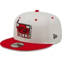 weisse-und-rote-flache-snapback-kappe-9fifty-white-crown-von-chicago-bulls-nba-von-new-era