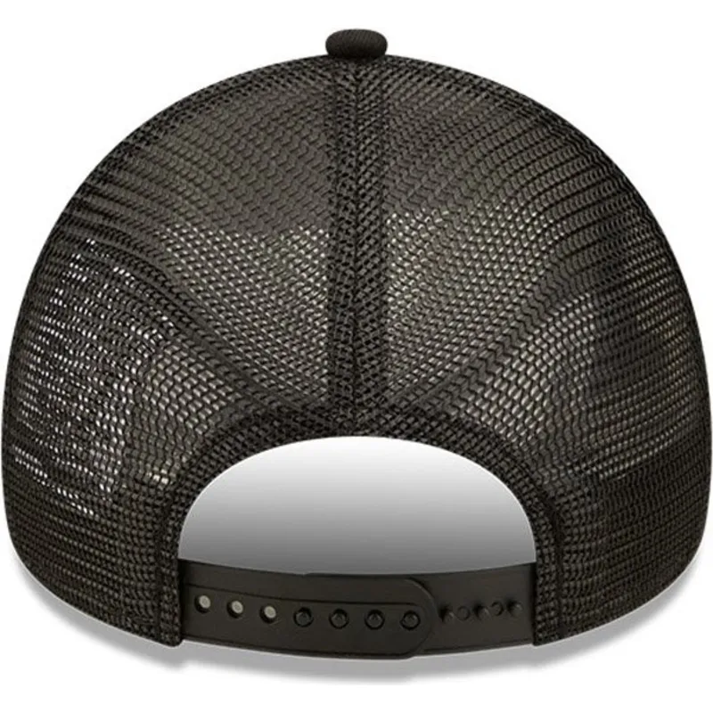 siltovka-zaoblena-cierna-snapback-a-frame-sporty-spongebob-new-era