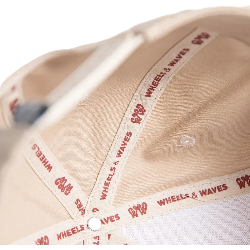 cap-rovna-beige-snapback-wheels-and-waves