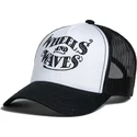 weisse-und-schwarze-trucker-kappe-nuts-bw-ww26-von-wheels-and-waves
