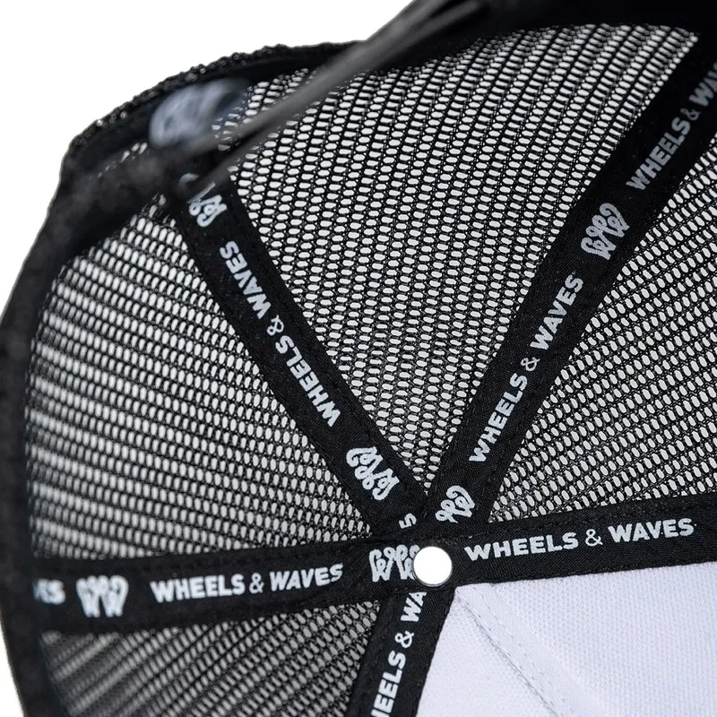 siltovka-zaoblena-cierna-snapback-nuts-bw-ww26-wheels-and-waves