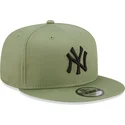 siltovka-rovna-zelena-snapback-9fifty-league-essential-new-york-yankees-mlb-new-era