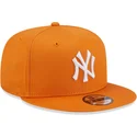 siltovka-rovna-oranzova-snapback-9fifty-league-essential-new-york-yankees-mlb-new-era