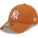 siltovka-zaoblena-hneda-nastavitelny-9forty-league-essential-new-york-yankees-mlb-new-era