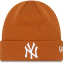 ciapka-hneda-league-essential-cuff-new-york-yankees-mlb-new-era