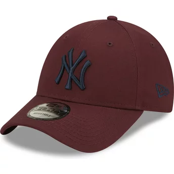 New Era Curved Brim Navy Blue Logo 9FORTY League Essential New York Yankees MLB Maroon Adjustable Cap