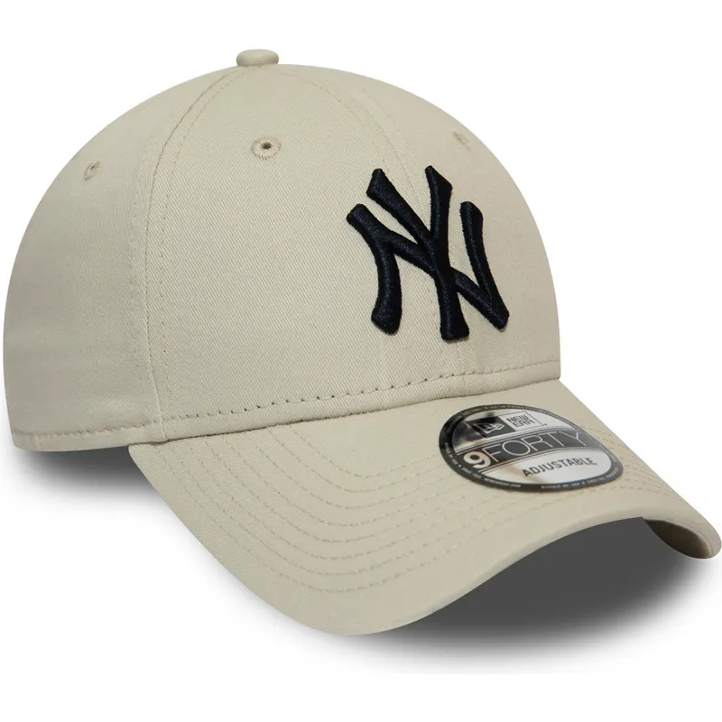cap-zaoblena-beige-adjustable-strap-negro-9forty-league-essential-new-york-yankees-mlb-new-era