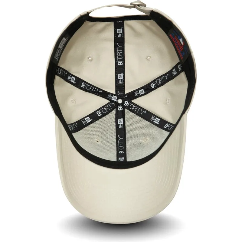 cap-zaoblena-beige-adjustable-strap-negro-9forty-league-essential-new-york-yankees-mlb-new-era
