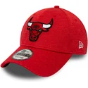 verstellbare-rote-9forty-shadow-tech-kappe-mit-gebogenem-schirm-der-chicago-bulls-nba-von-new-era