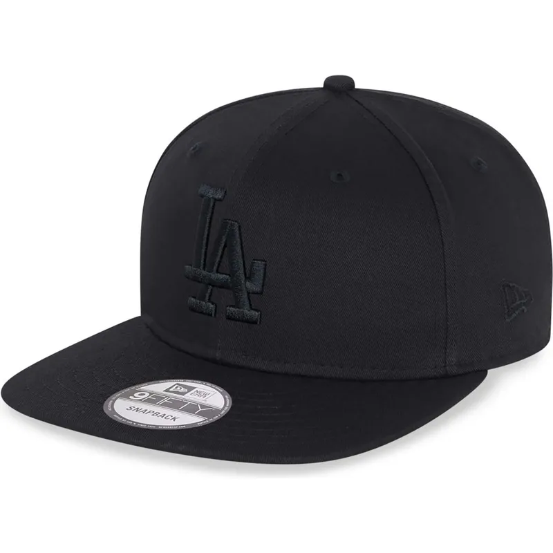 schwarze-flache-snapback-kappe-mit-schwarzem-logo-9fifty-der-los-angeles-dodgers-mlb-von-new-era