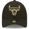 cap-zaoblena-black-adjustable-strap-dorado-9forty-metallic-chicago-bulls-nba-new-era