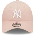 cap-zaoblena-pink-adjustable-strap-9twenty-league-essential-new-york-yankees-mlb-new-era