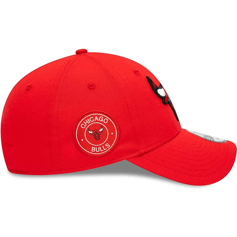siltovka-zaoblena-cervena-nastavitelny-9forty-team-side-patch-chicago-bulls-nba-new-era