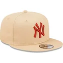 siltovka-rovna-bezova-snapback-9fifty-league-essential-new-york-yankees-mlb-new-era