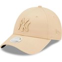 new-era-curved-brim-women-9forty-league-essential-new-york-yankees-mlb-beige-adjustable-cap-with-beige-logo