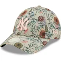 cap-zaoblena-beige-adjustable-strap-9forty-all-over-print-floral-new-york-yankees-mlb-new-era